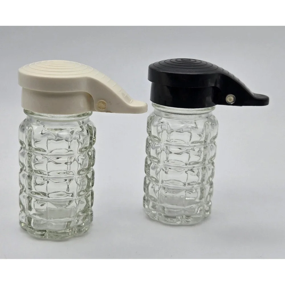 TableCraft Salt Pepper Shakers‎ Glass 1.5 oz Moisture Proof Waffle Hinged Lids